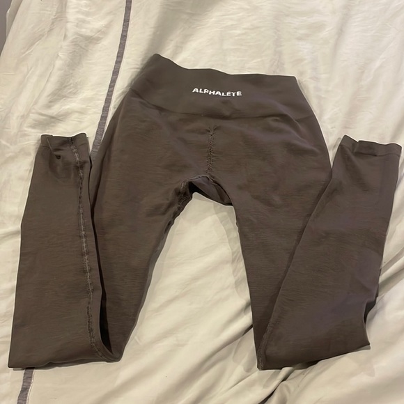 Alphalete Pants & Jumpsuits Alphalete Amplify Leggings In Mocha